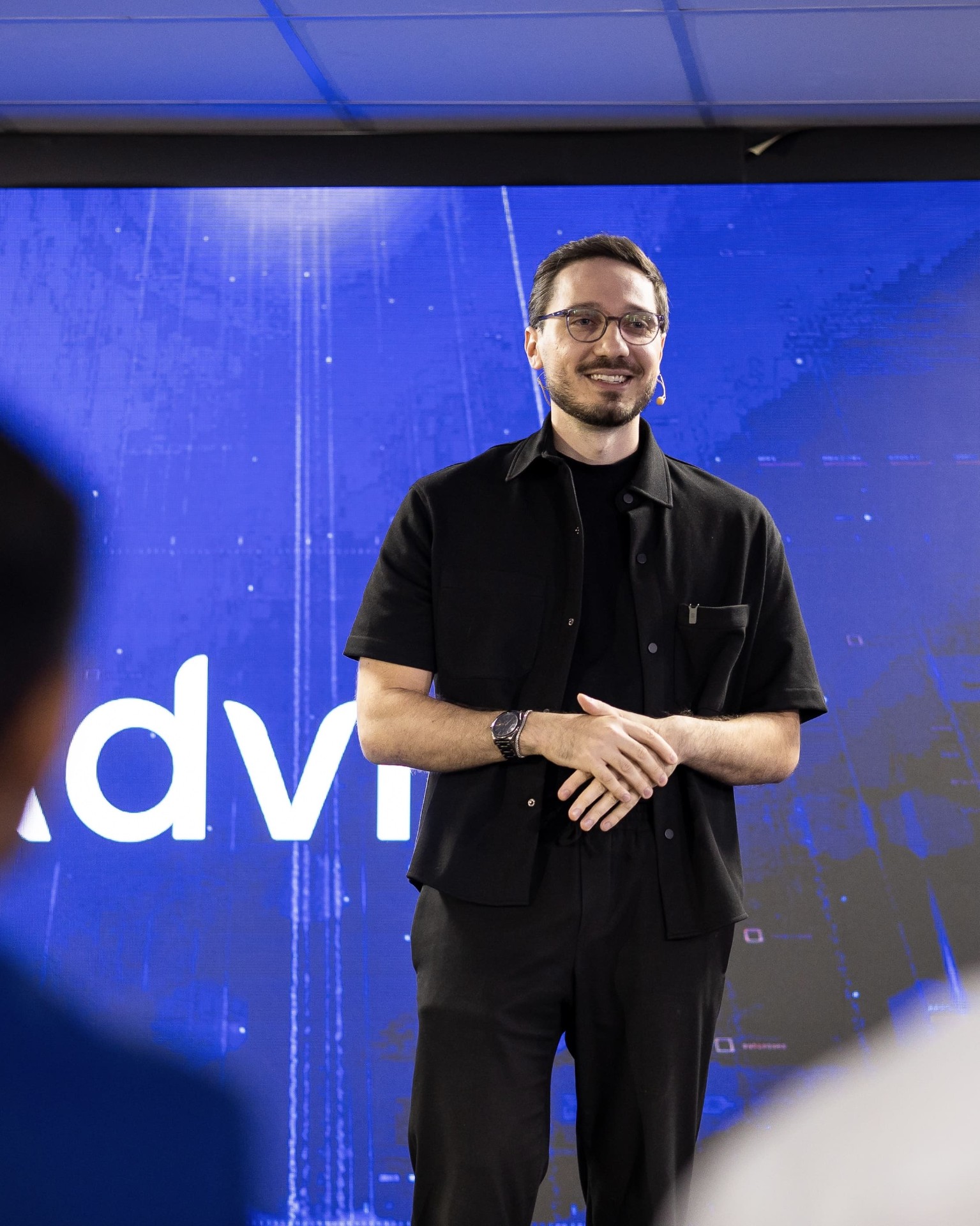 Willian Vitale em palestra conversando com participantes